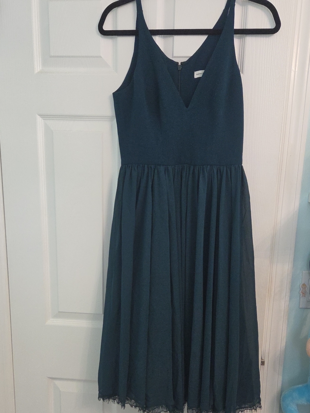 Classic V-Neck Green Lined Sleeveless Dress